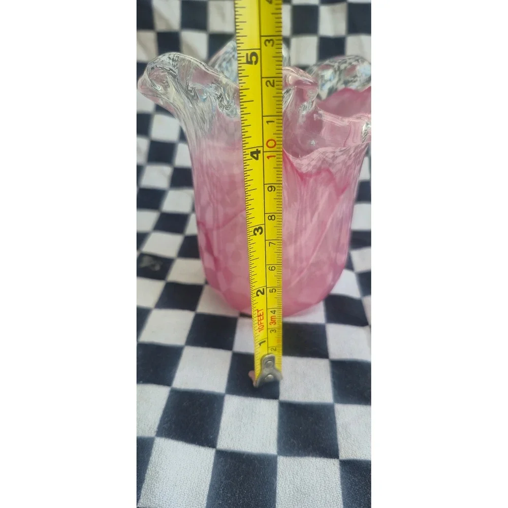 Hand‎ Blown Pink Swirl Art Glass Vase Ruffled Handkerchief Rim 5 Inch